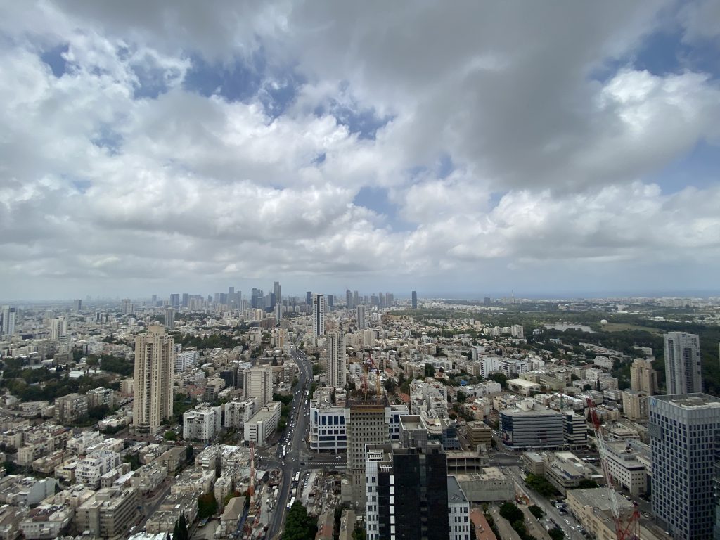 קומה מלאה להשכרה במרומי מגדל הכשרת הישוב