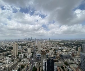 קומה מלאה להשכרה במרומי מגדל הכשרת הישוב